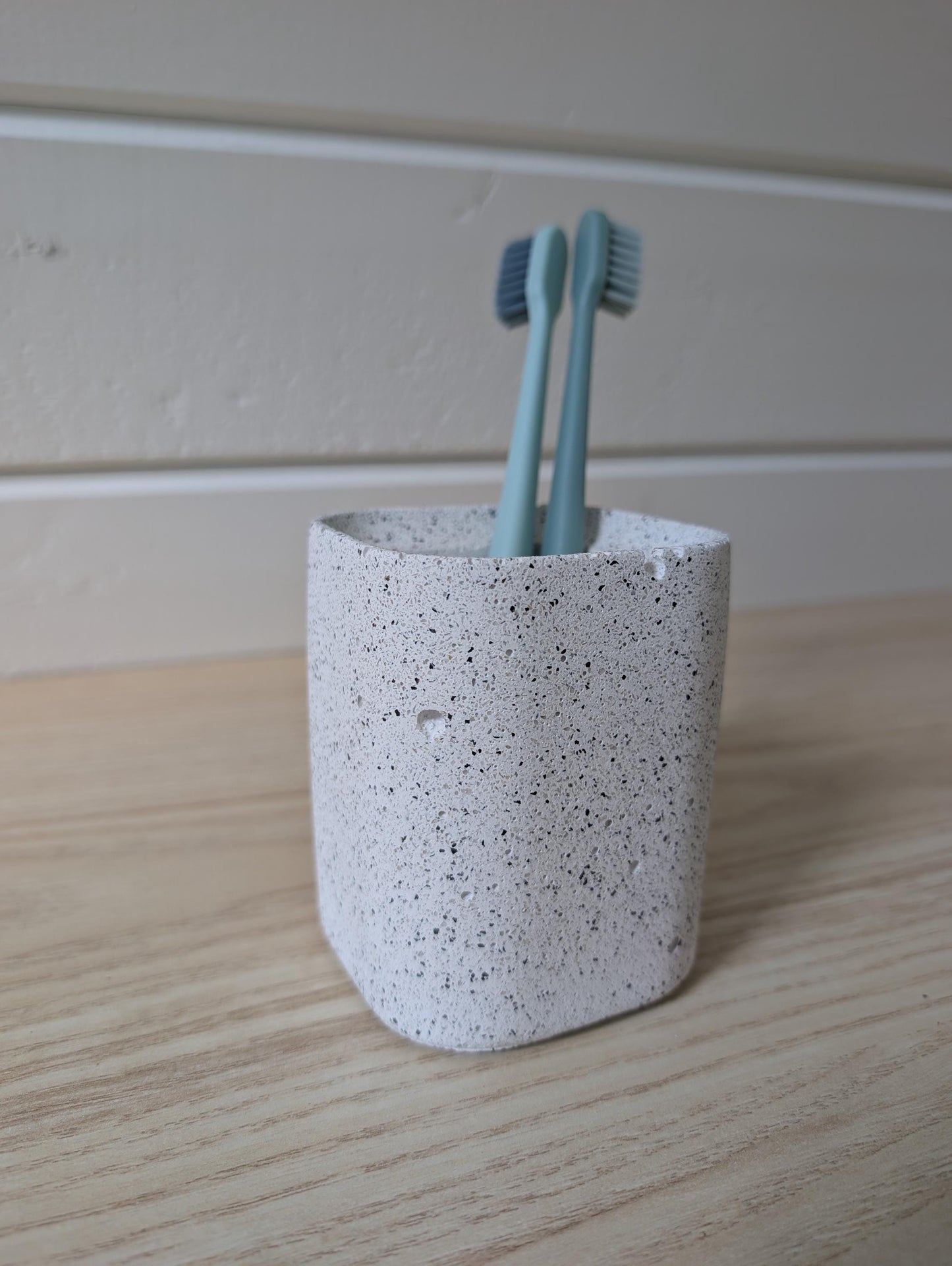 White Stone Concrete Toothbrush Holder