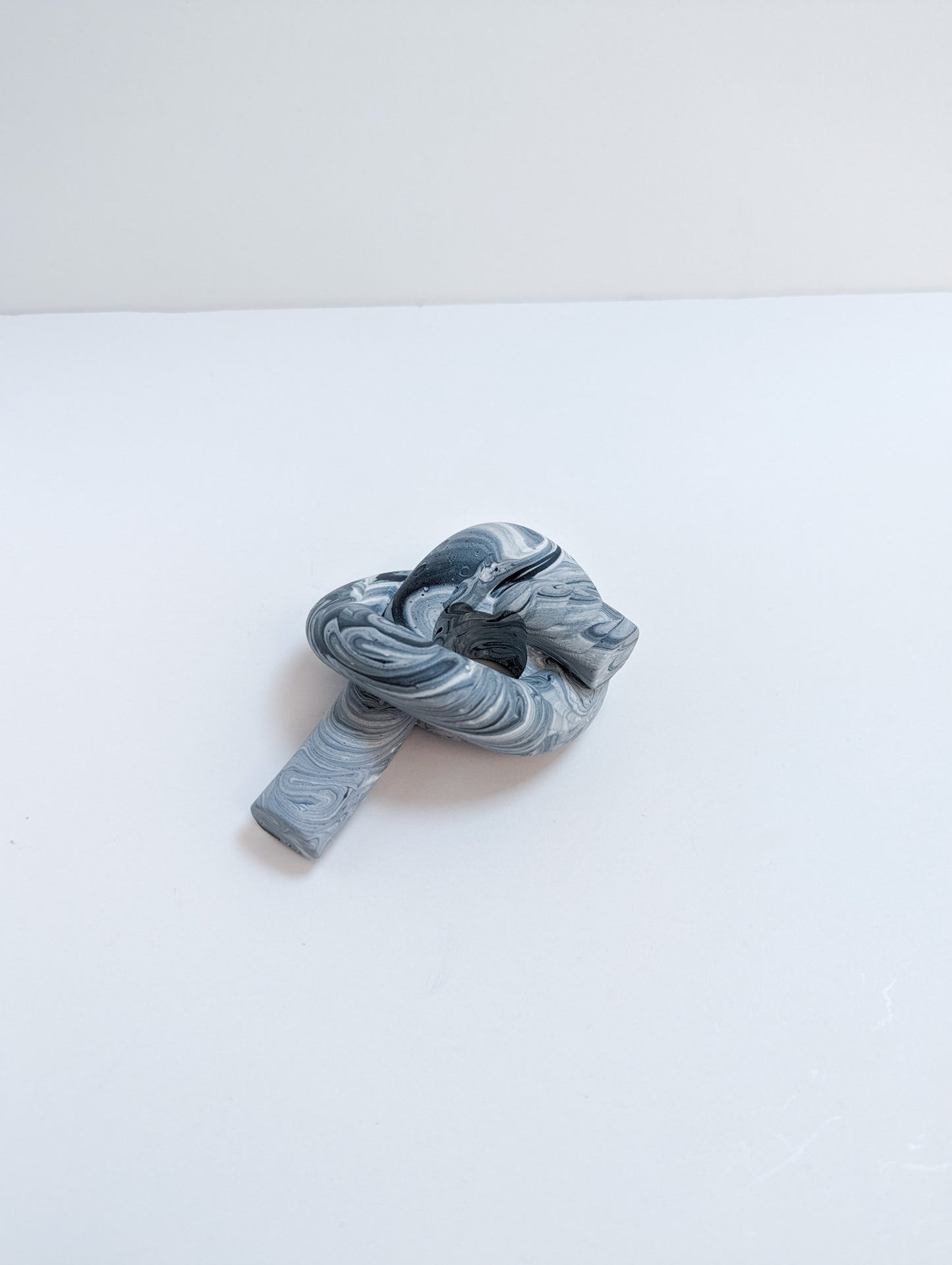 Marbled Knotted Taper Candle Holder