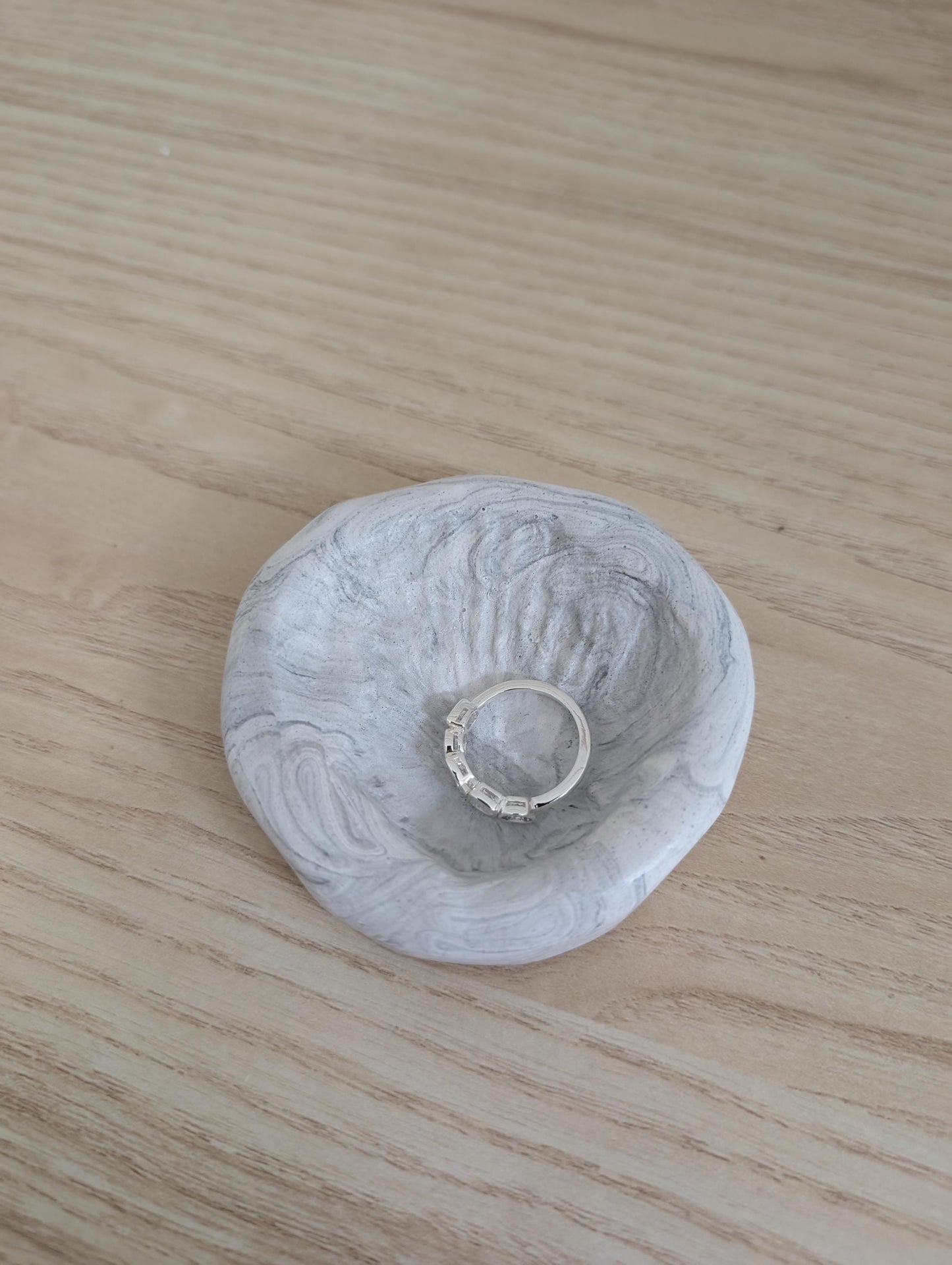 Concrete Oyster Shell Ring Dish