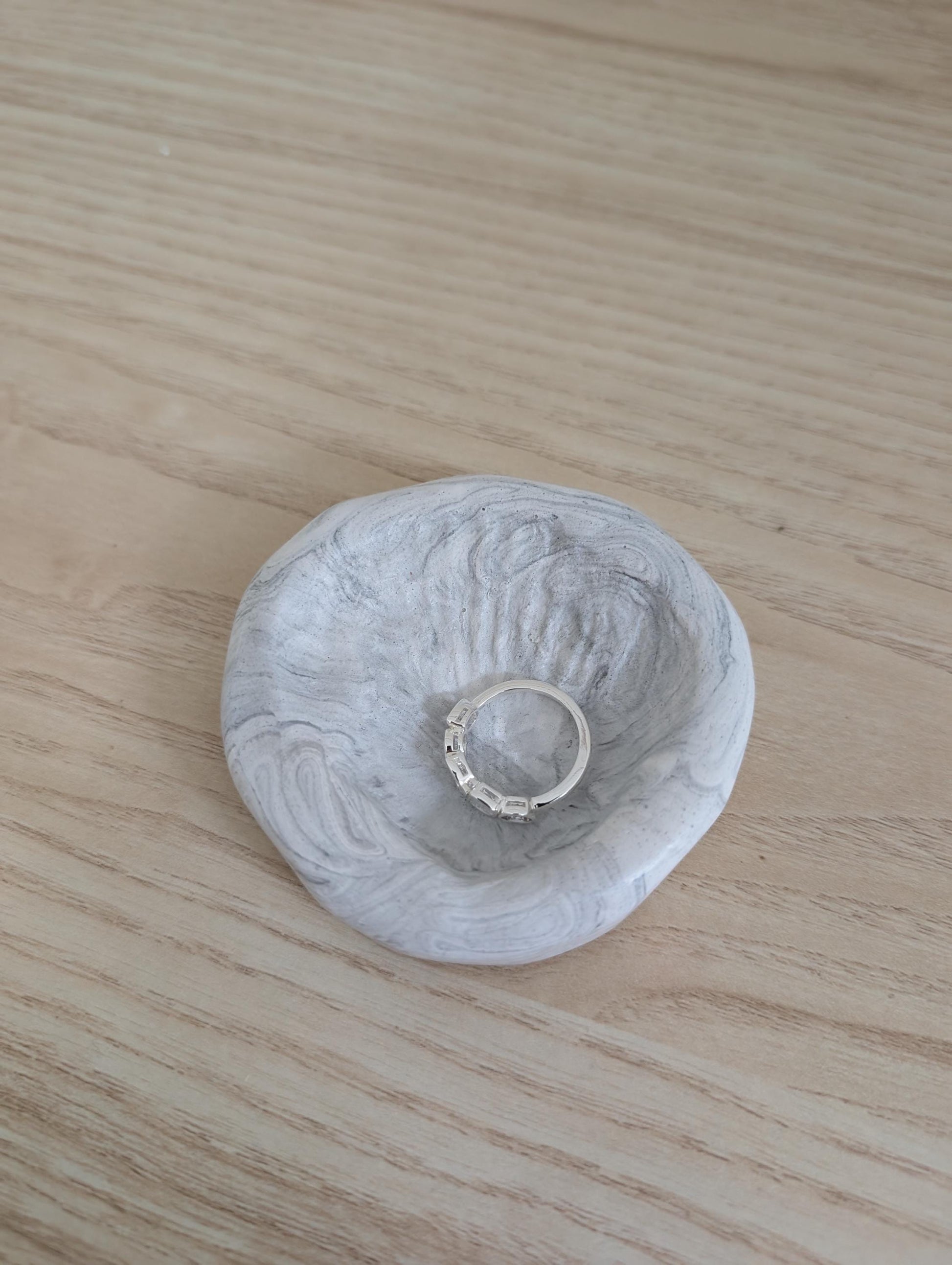 Concrete Oyster Shell Ring Dish