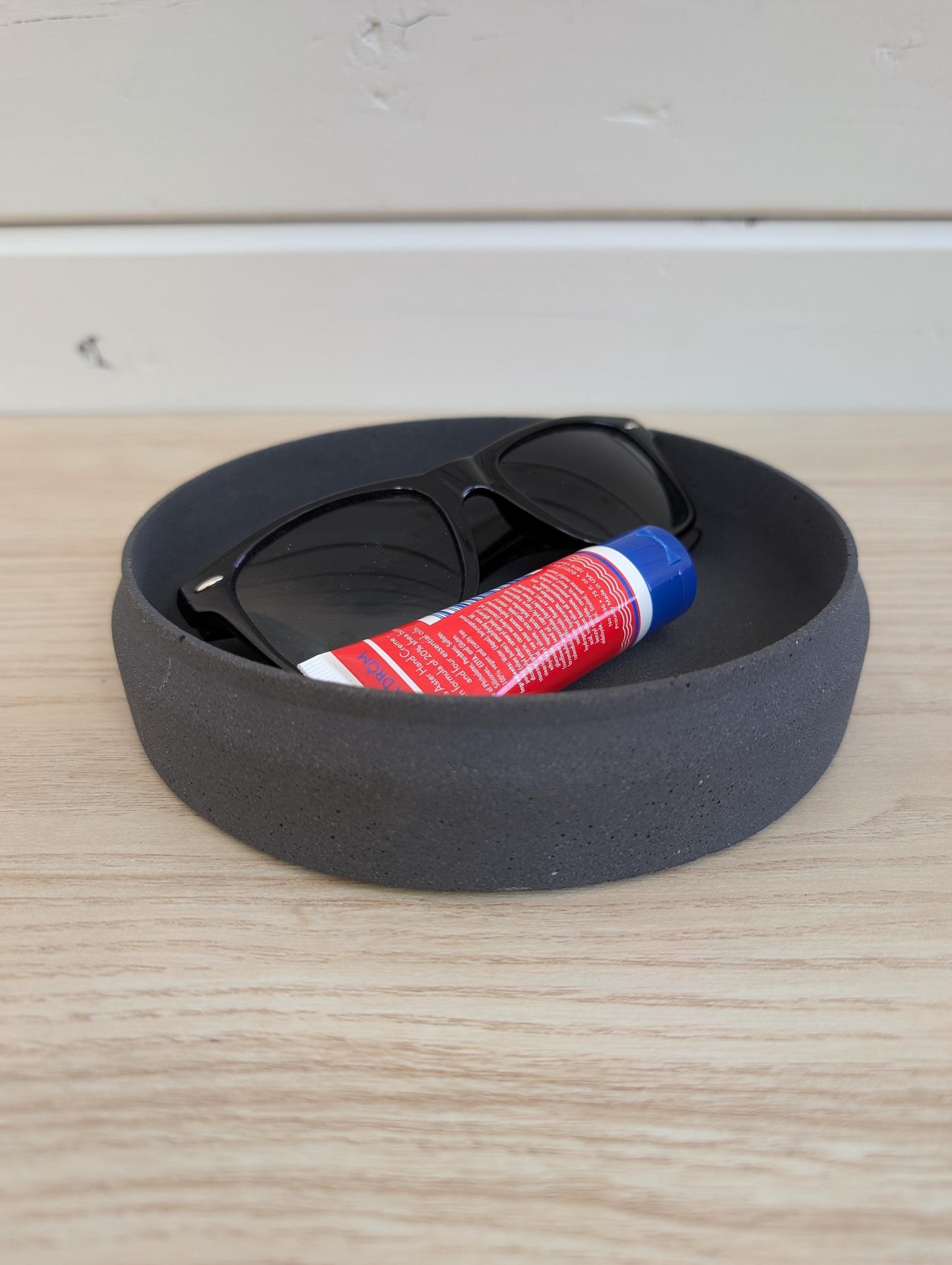 Minimalist Black Concrete Catchall Dish