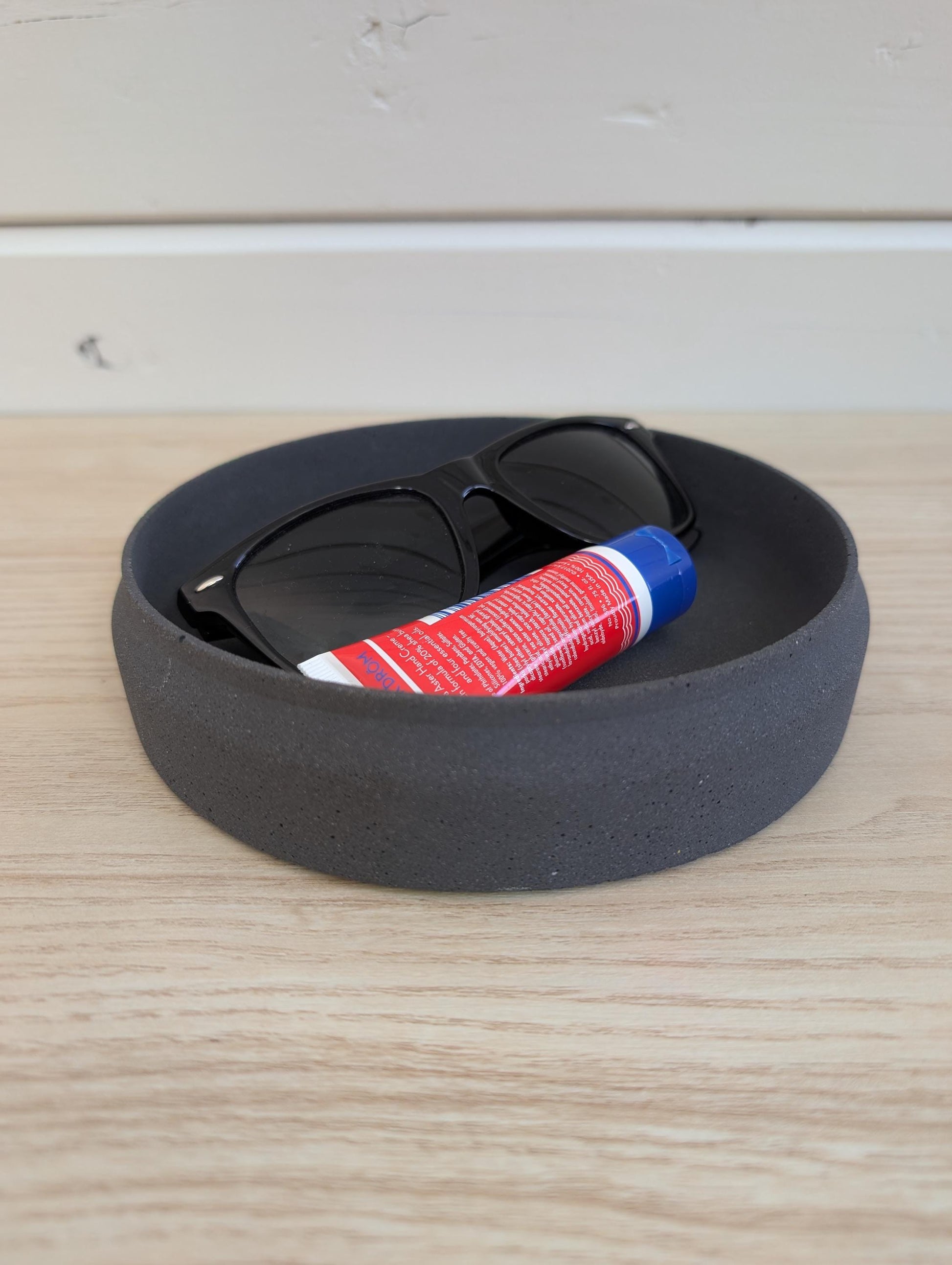 Minimalist Black Concrete Catchall Dish