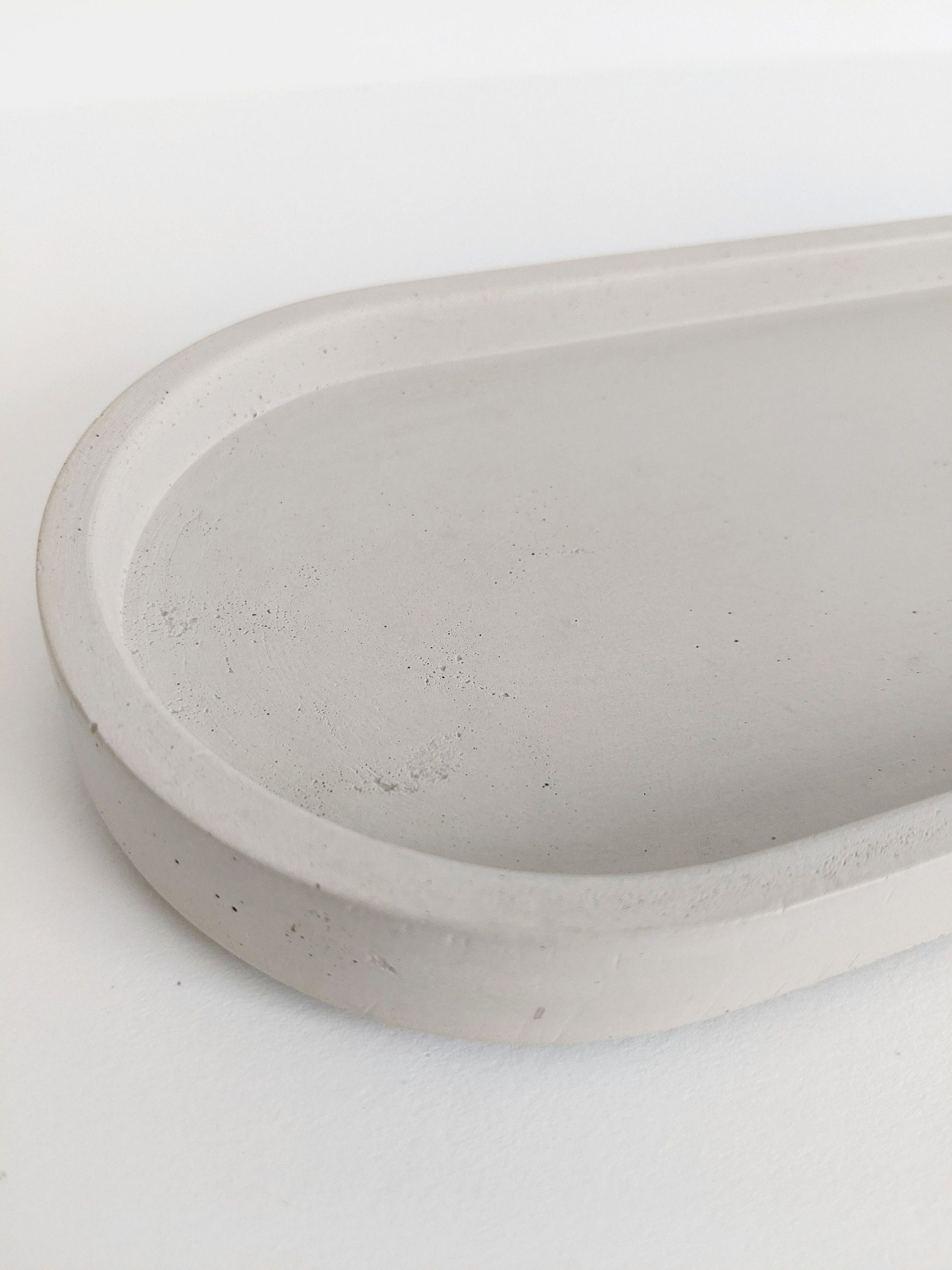 Concrete Pill Shaped Tray. Minimalist Concrete Bathroom Tray. Modern Home Office Desk Tray. Modern Scandi Home Decor. Oblong Tray for Keys.